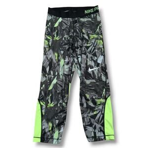 Nike Pro Women’s S Capri Leggings Green Leaf Pattern Athletic Pants *Worn Once